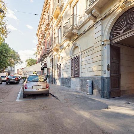 Palazzobellini Panzió Catania-Fontanarossai nemzetközi repülőtér Kültér fotó